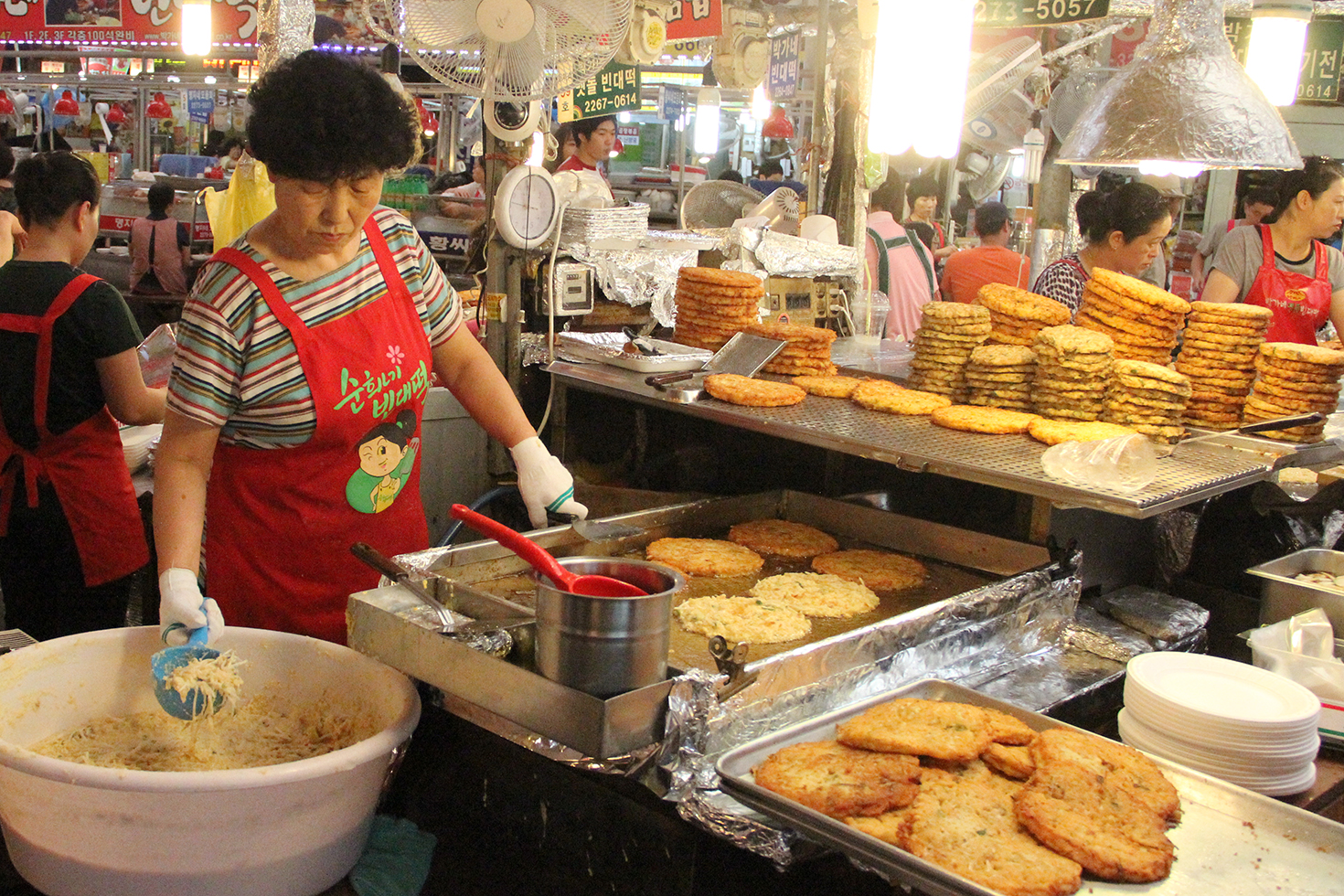 Kimbap and Bindaetteok at Kwang Jang Market | Seoul, South Korea