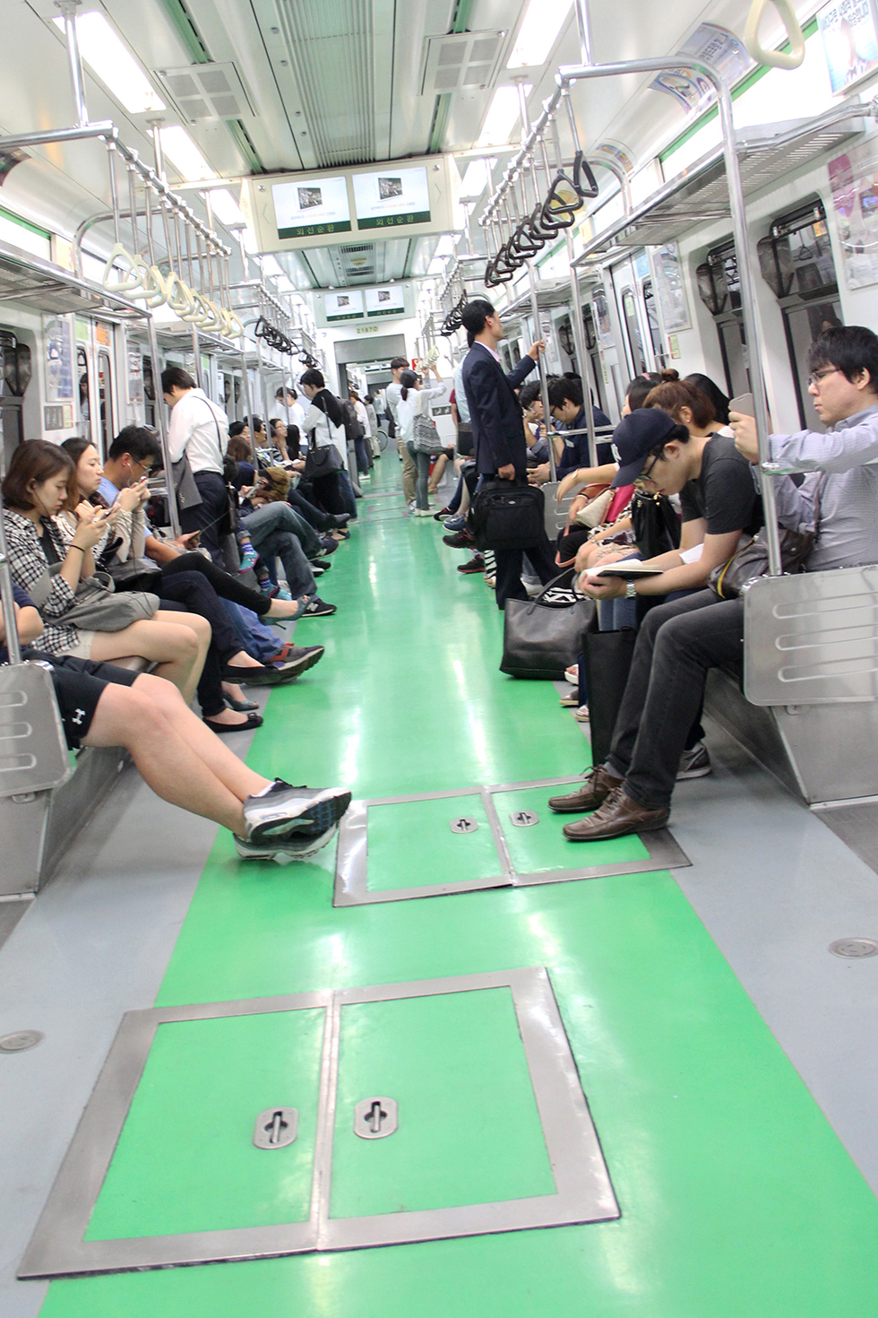Subway Ride Through Seoul | Seoul, South Korea